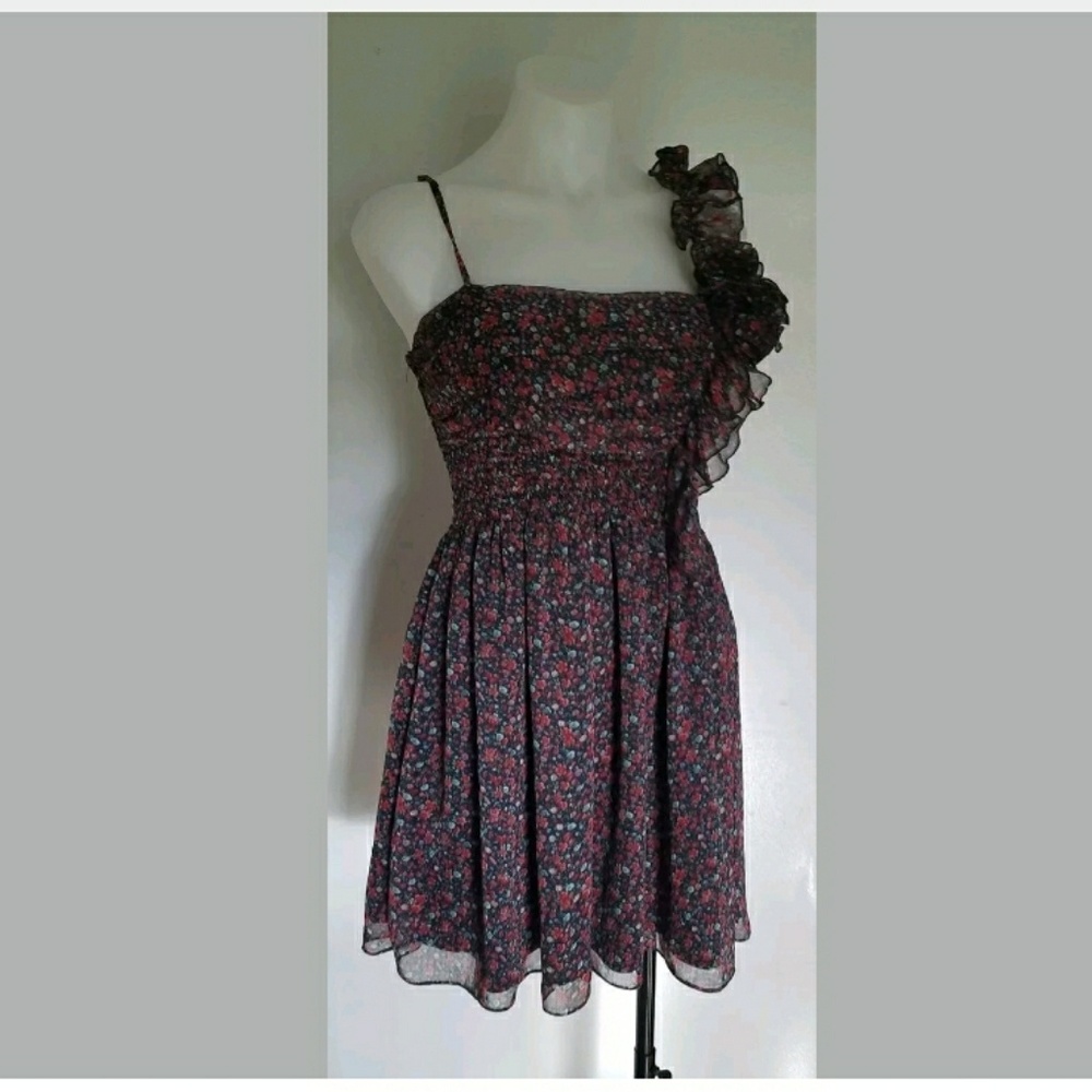 Chelsea & Violet Floral Ruffle Dress Size Small